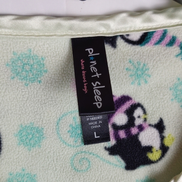 Planet Sleepe Pajama Top - Picture 4 of 5